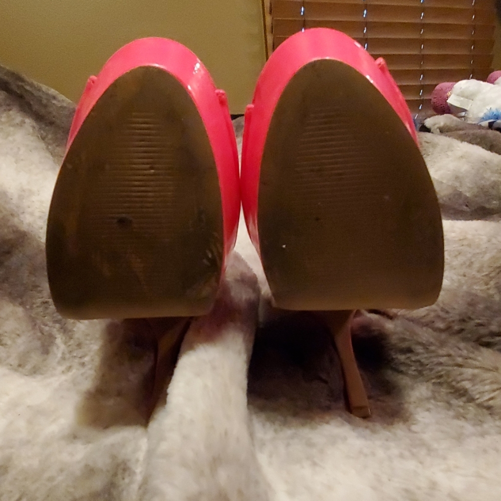 Heels - Picture 3 of 4
